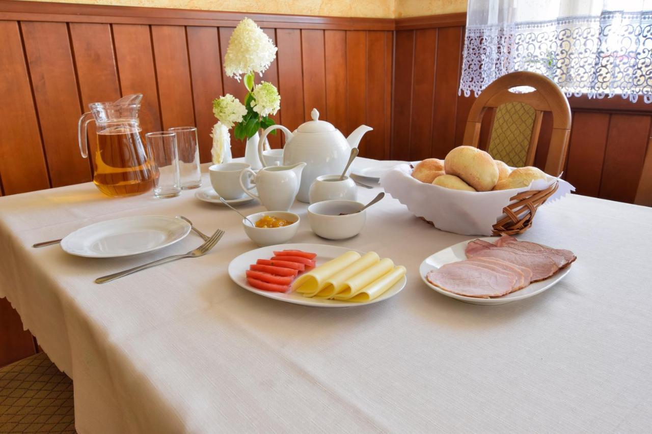 Hotel Stary Ratusz Kostomloty Экстерьер фото
