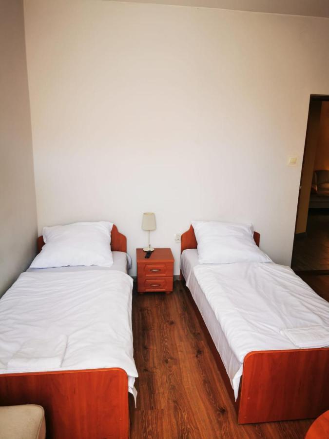 Hotel Stary Ratusz Kostomloty Экстерьер фото